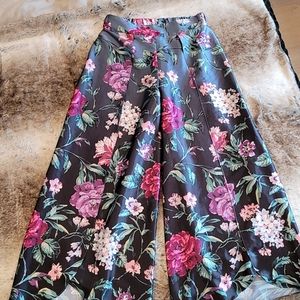 Victoria's Secret Flowy Floral Lounge Pants Small